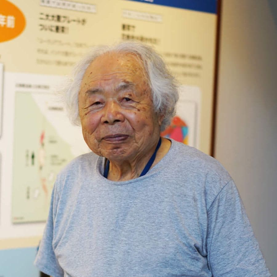 歴史学部　本吉春雄